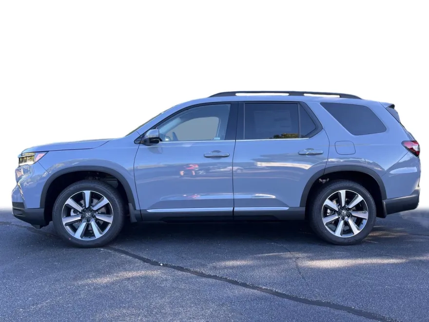 2025 Honda Pilot Touring photo 1
