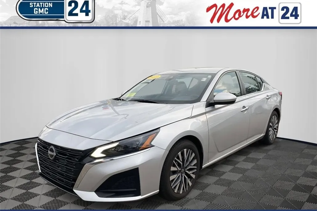 2023 Nissan Altima 2.5 SV photo 1