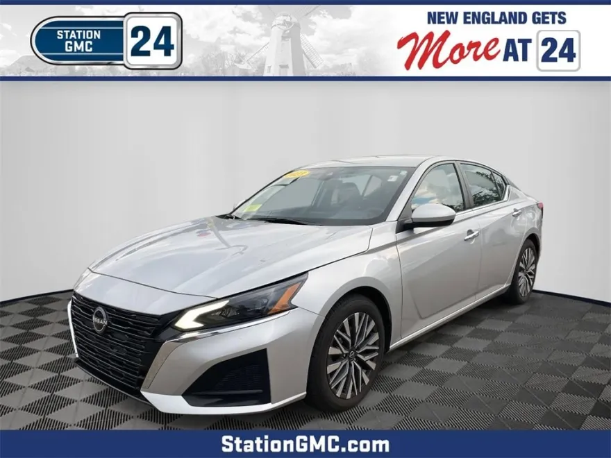 2023 Nissan Altima 2.5 SV photo 1