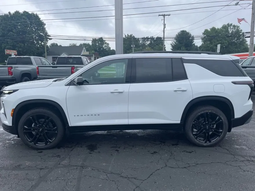 2026 Chevrolet Traverse photo 1