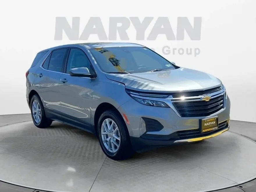 2023 Chevrolet Equinox LT photo 1