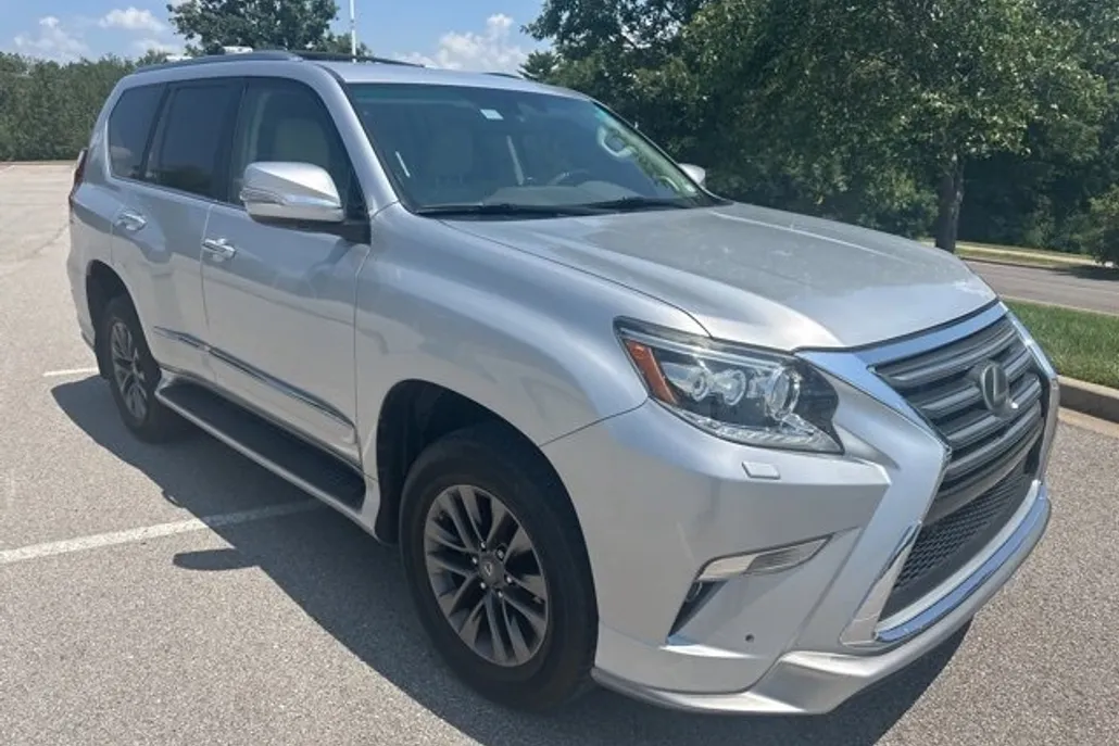 2017 Lexus GX 460 Luxury photo 1