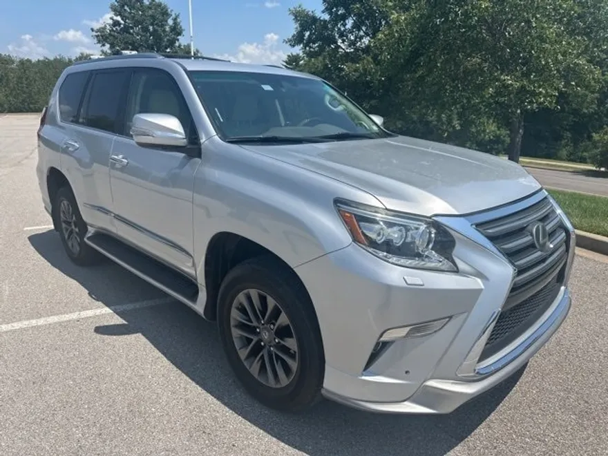 2017 Lexus GX 460 Luxury photo 1