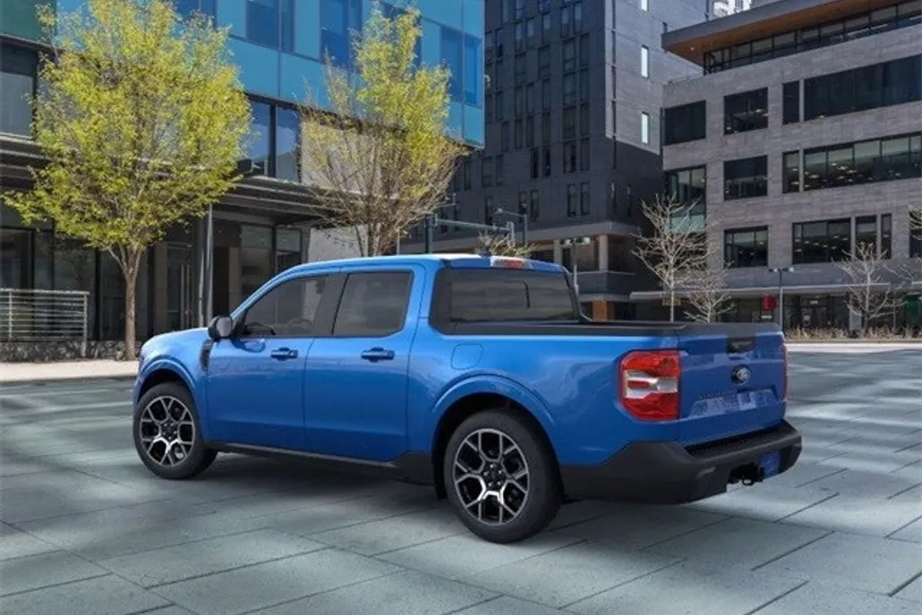 2025 Ford Maverick Lariat photo 1