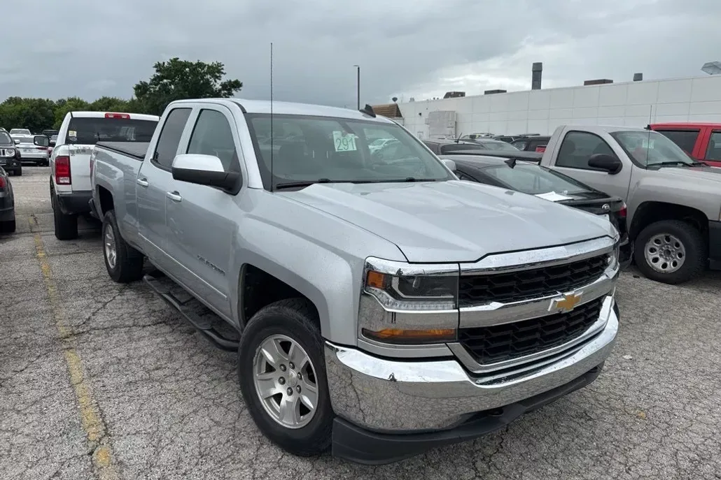 2018 Chevrolet Silverado 1500 LT1 photo 1