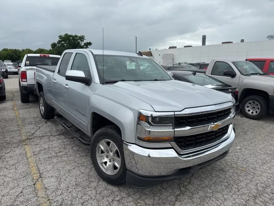 2018 Chevrolet Silverado 1500 LT1 photo 1