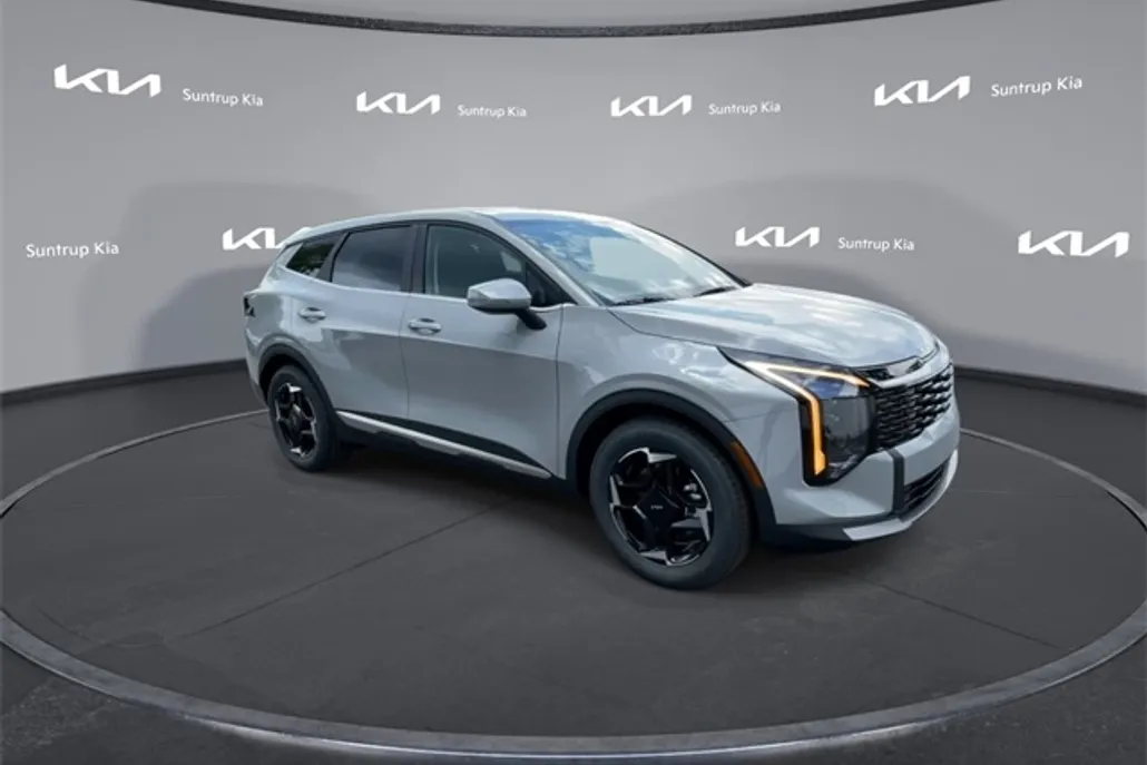 2026 Kia Sportage EX photo 1