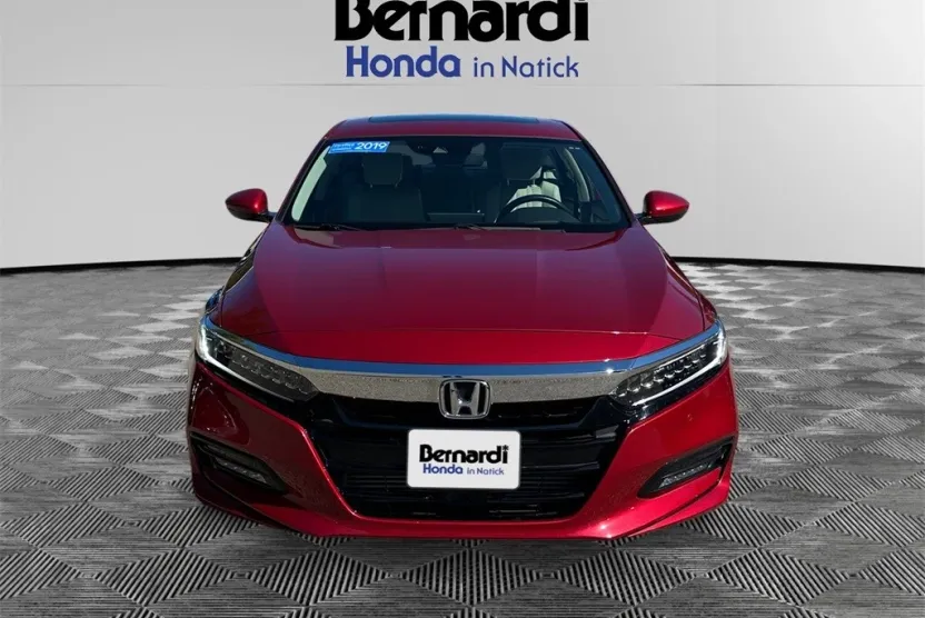 2019 Honda Accord Touring 2.0T photo 1