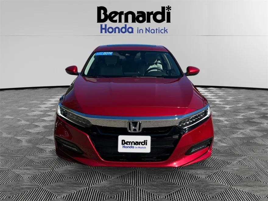 2019 Honda Accord Touring 2.0T photo 1