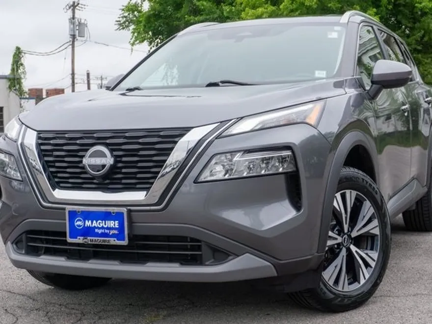 2022 Nissan Rogue SV photo 1
