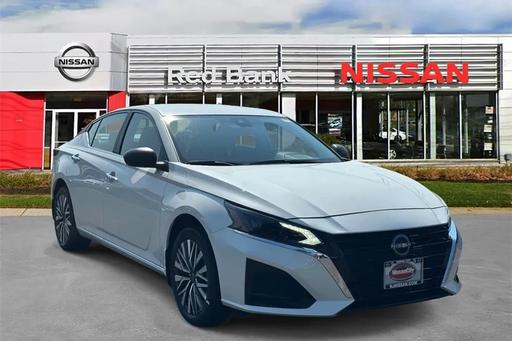 2025 Nissan Altima 2.5 SV photo 1