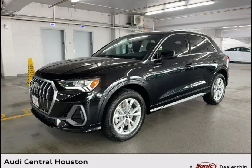 2025 Audi Q3 S line Premium photo 1
