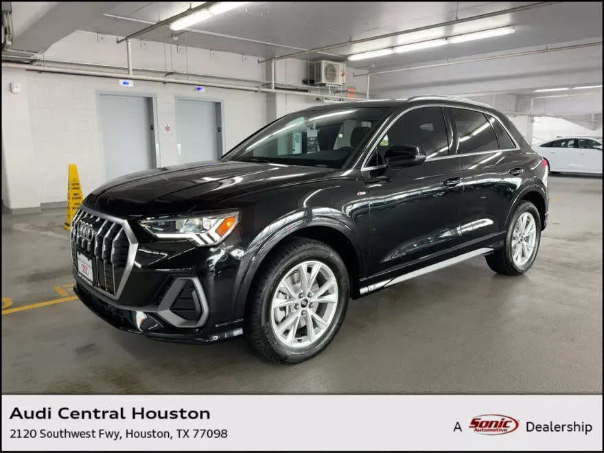 2025 Audi Q3 S line Premium photo 1
