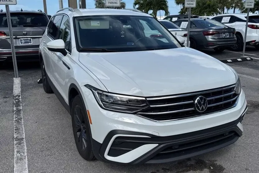 2024 Volkswagen Tiguan SE Wolfsburg Edition photo 1