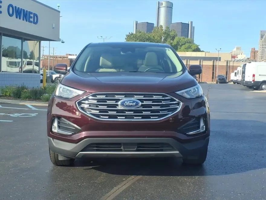 2022 Ford Edge SEL photo 1