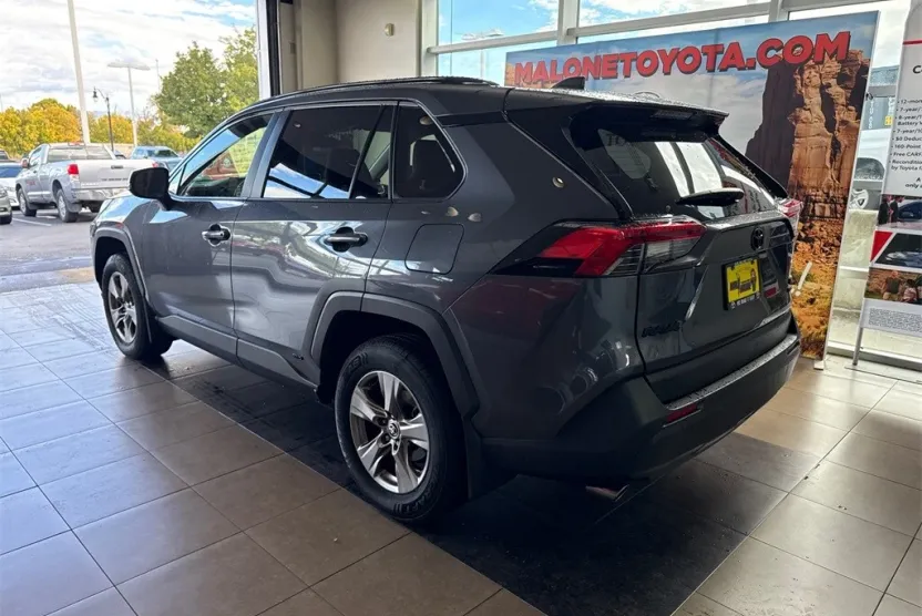 2024 Toyota RAV4 Hybrid LE photo 1
