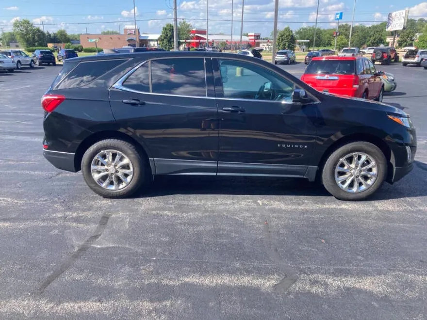 2020 Chevrolet Equinox LT photo 1