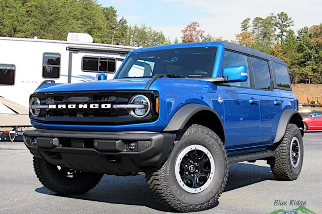 2024 Ford Bronco Outer Banks photo 1