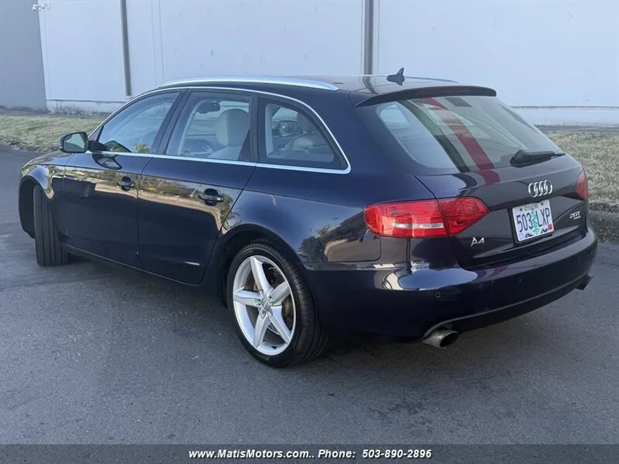 2010 Audi A4 2.0T Quattro Avant Prestige photo 1