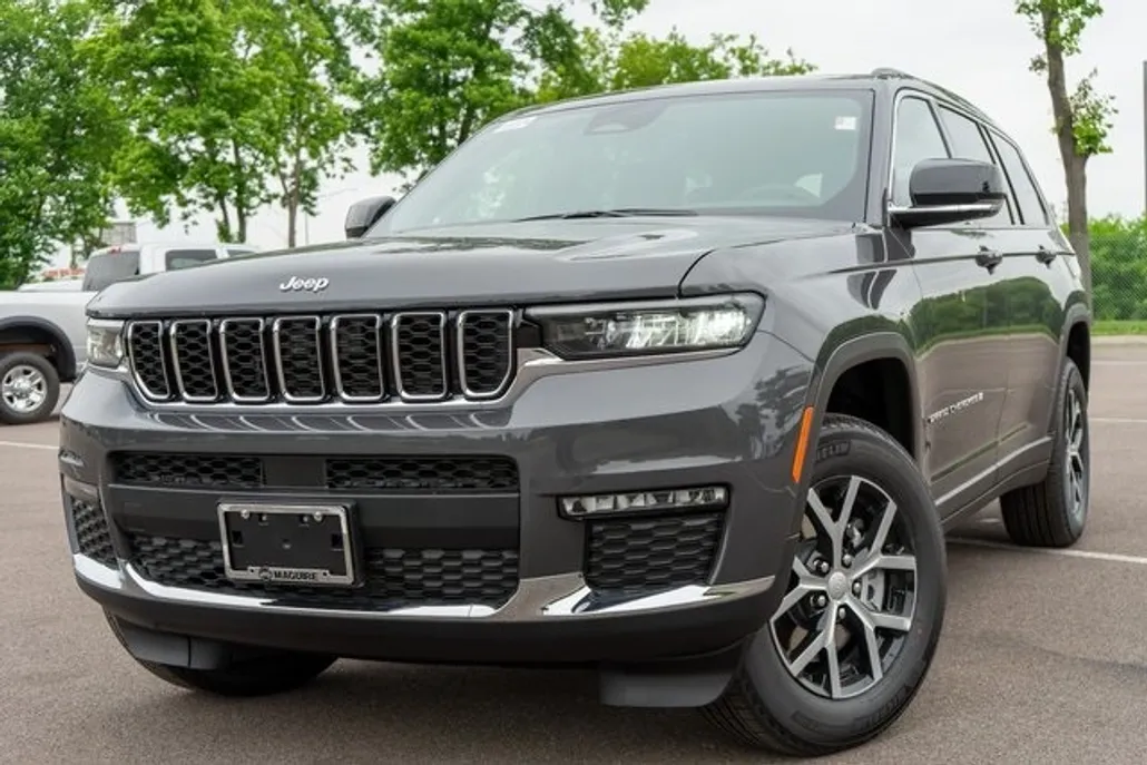 2025 Jeep Grand Cherokee Limited photo 1