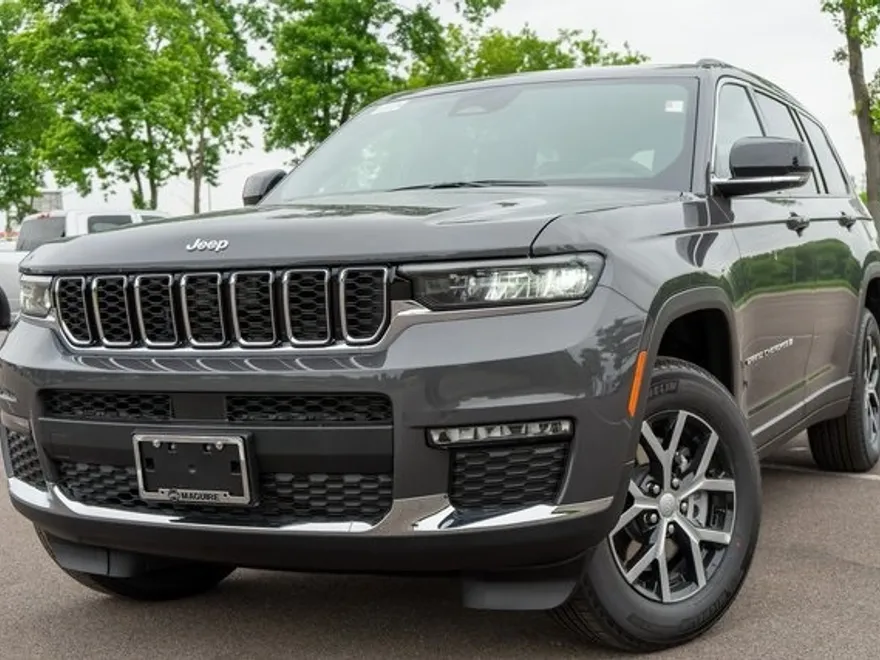 2025 Jeep Grand Cherokee Limited photo 1