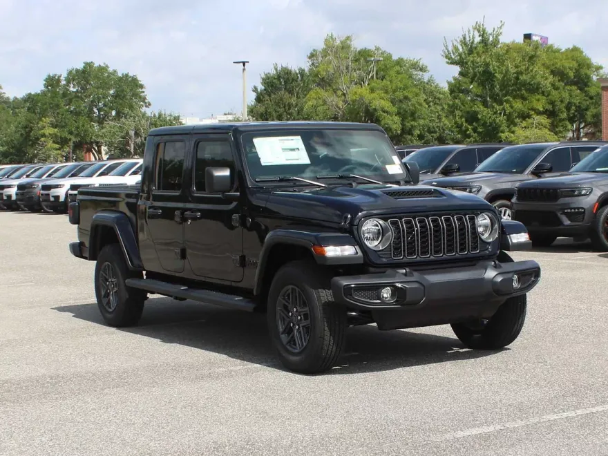 2025 Jeep Gladiator Sport S photo 1