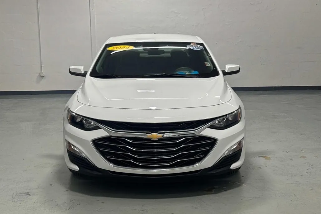 2024 Chevrolet Malibu LS photo 1
