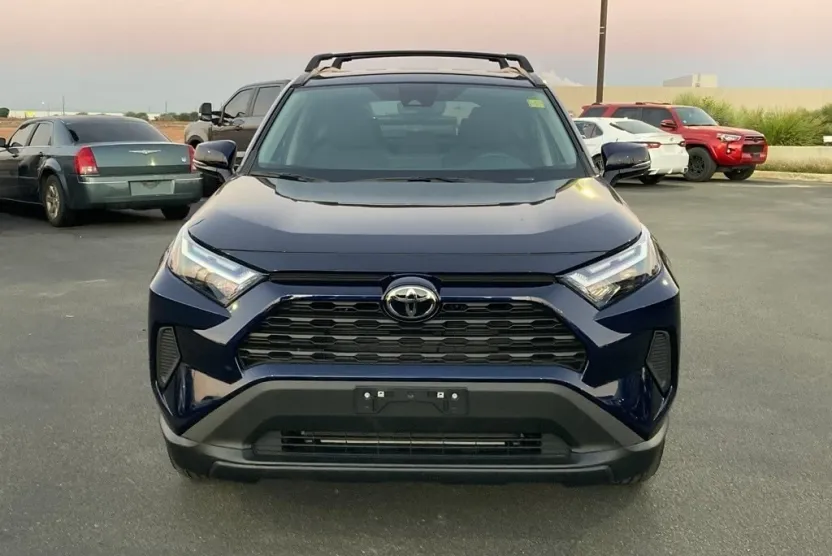 2025 Toyota RAV4 XLE photo 1