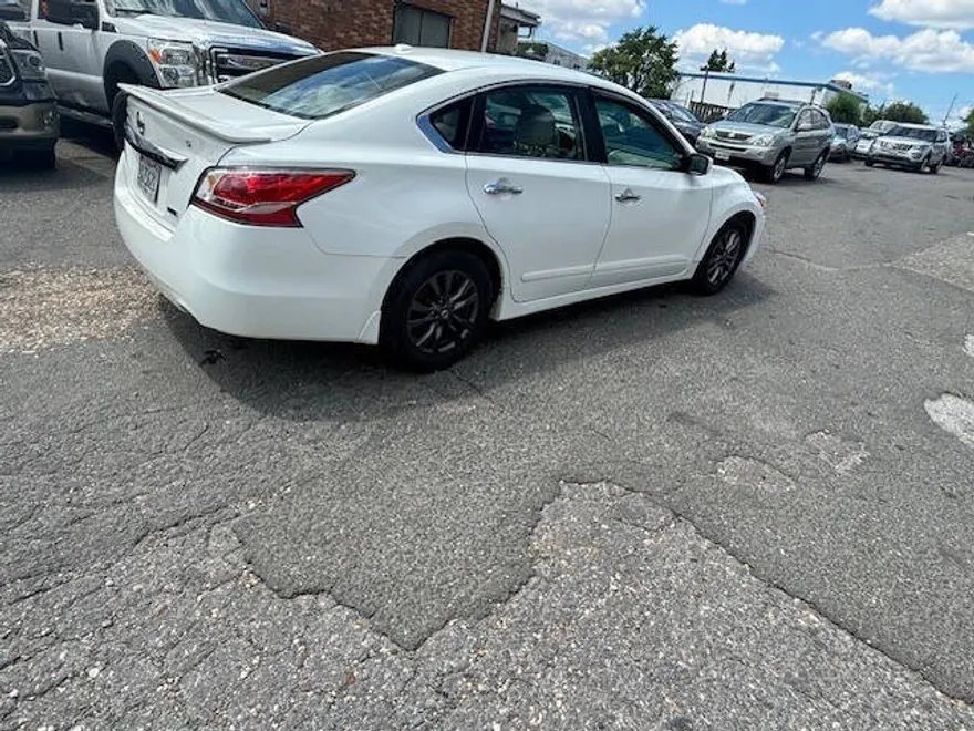 2015 Nissan Altima 2.5 S photo 1