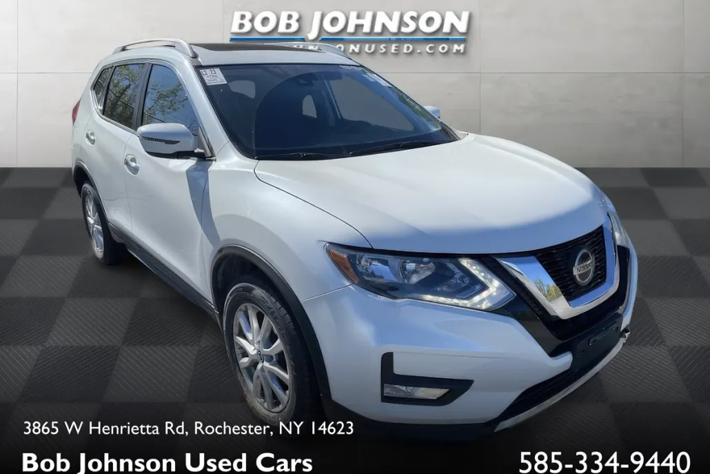 2020 Nissan Rogue SV photo 1