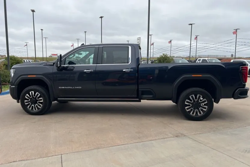2024 Gmc Sierra HD Denali Ultimate photo 1