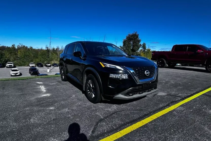 2022 Nissan Rogue S photo 1