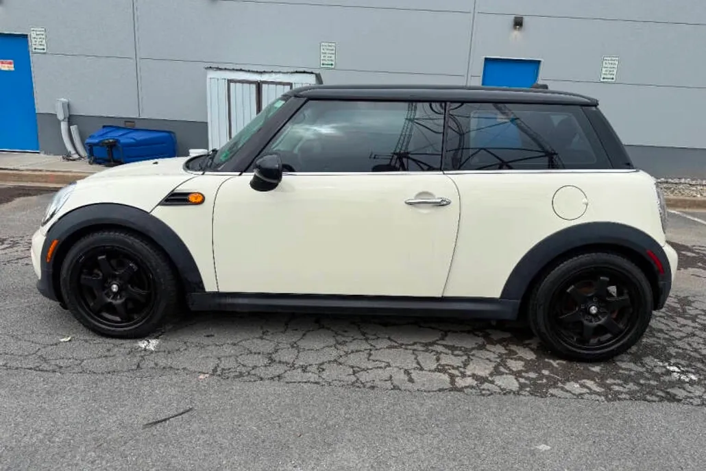 2013 Mini Cooper Hardtop photo 1