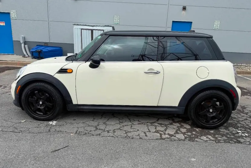 2013 Mini Cooper Hardtop photo 1