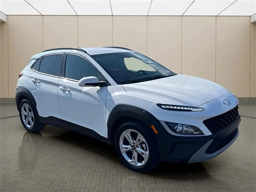 2022 Hyundai Kona SEL photo 1