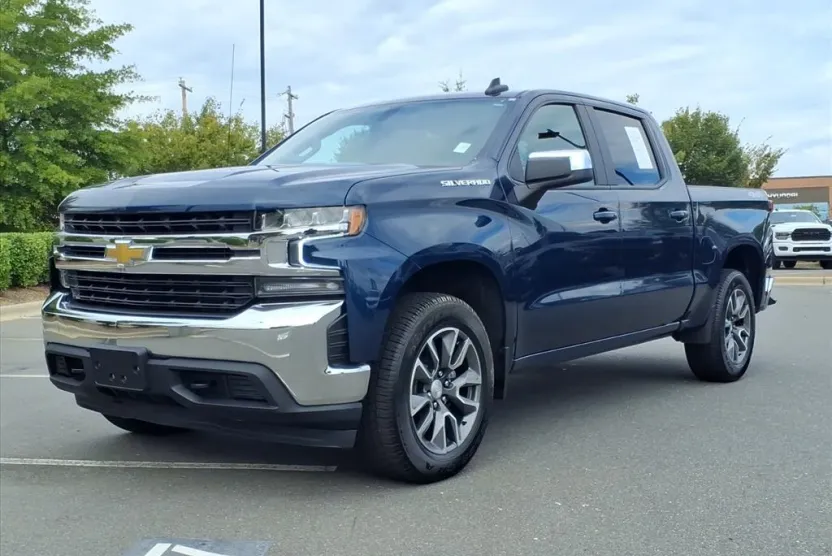2021 Chevrolet Silverado 1500 LT photo 1