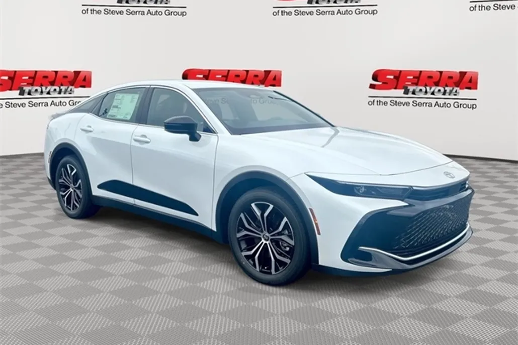 2026 Toyota Crown XLE photo 1
