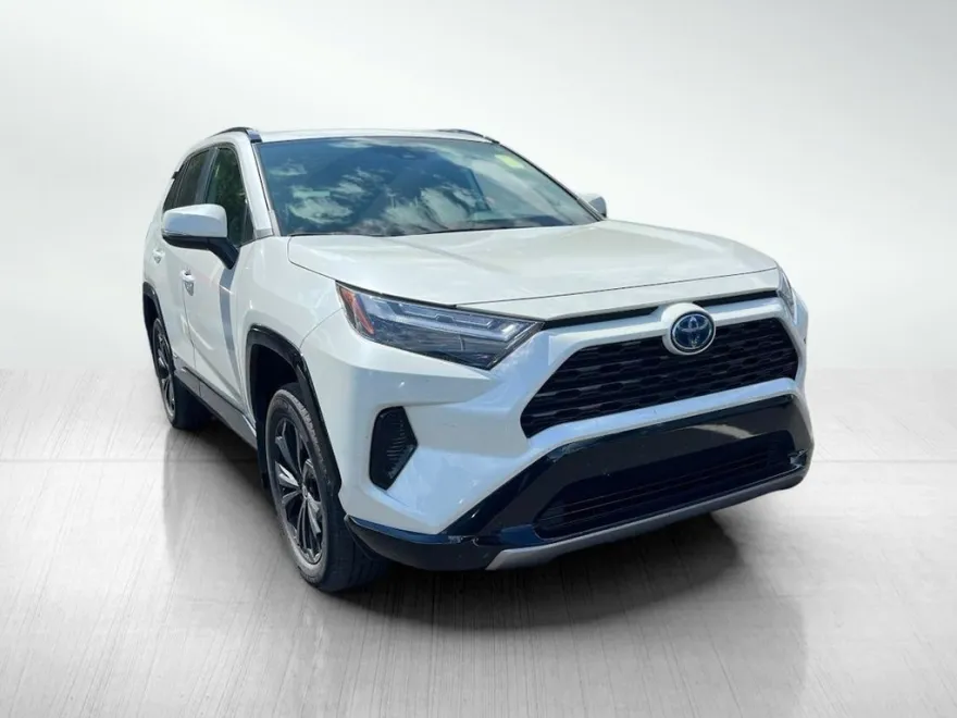 2022 Toyota RAV4 Hybrid SE photo 1