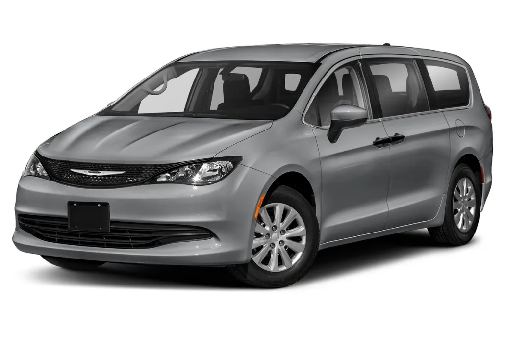 2021 Chrysler Voyager LXi photo 1
