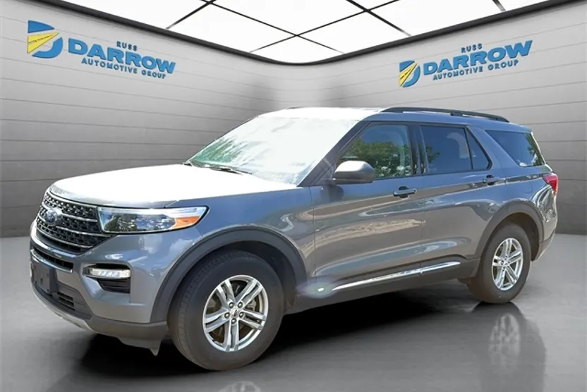 2023 Ford Explorer XLT photo 1