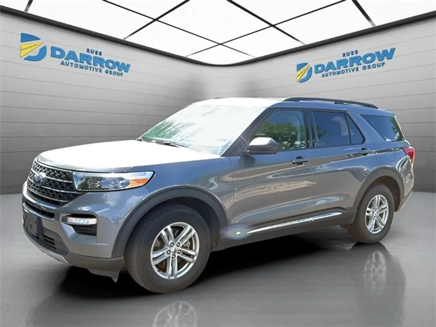 2023 Ford Explorer XLT photo 1