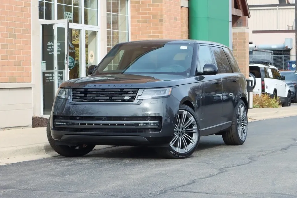 2025 Land Rover Range Rover SE photo 1
