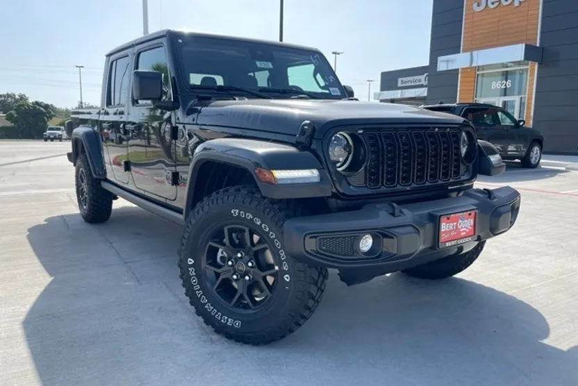2025 Jeep Gladiator Willys photo 1