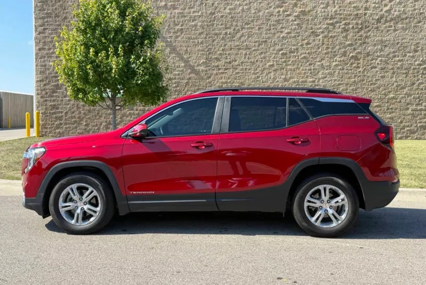 2024 Gmc Terrain SLE photo 1
