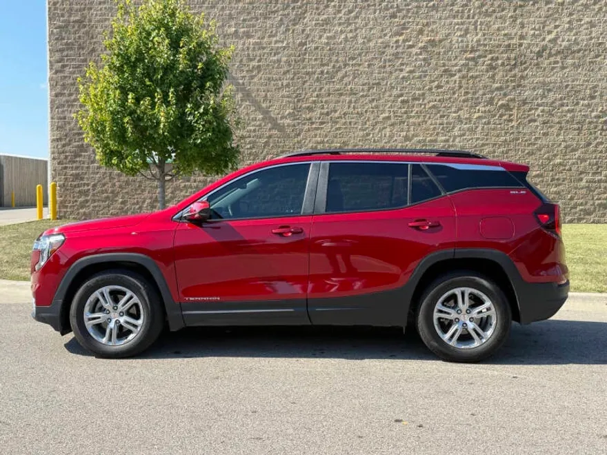 2024 Gmc Terrain SLE photo 1