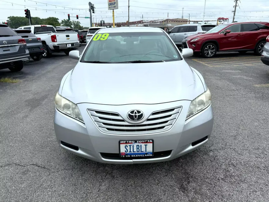 2009 Toyota Camry XLE photo 1