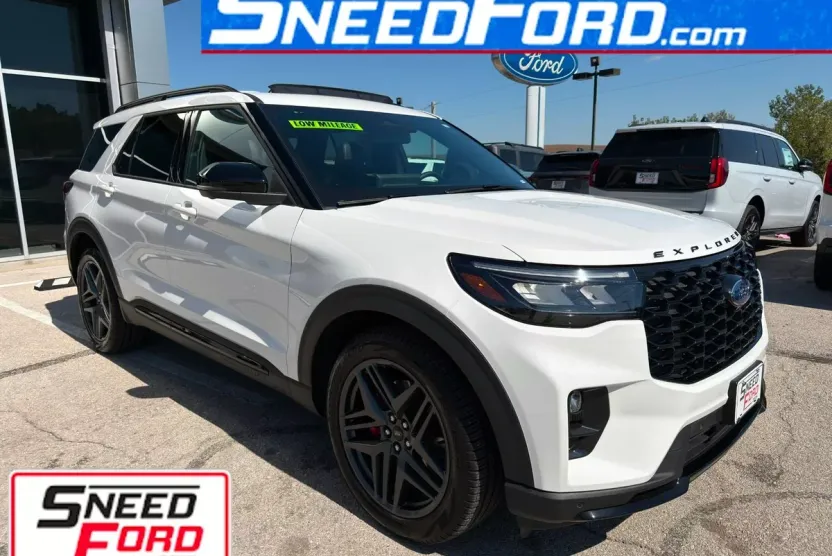 2025 Ford Explorer ST photo 1