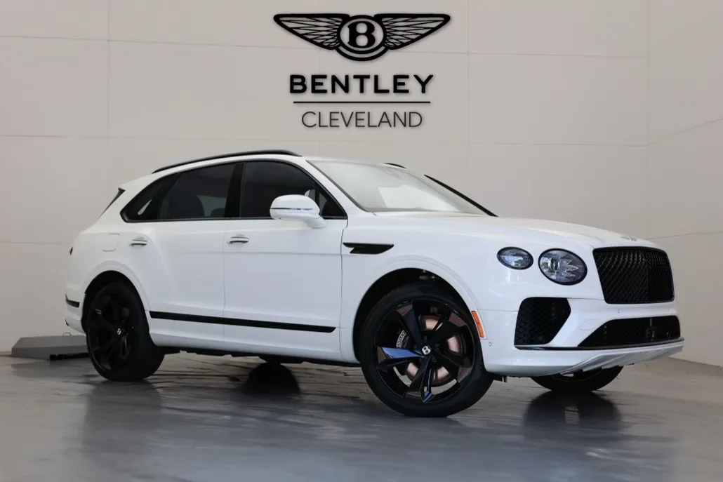 2024 Bentley Bentayga V8 photo 1