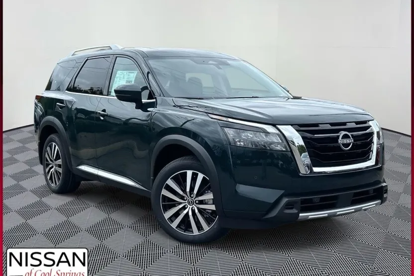2025 Nissan Pathfinder Platinum photo 1