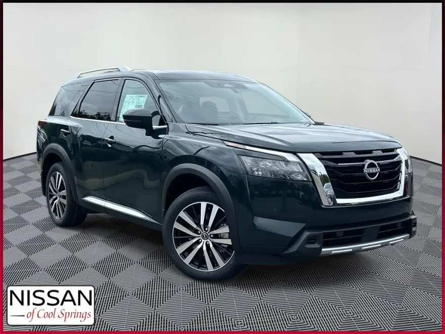 2025 Nissan Pathfinder Platinum photo 1